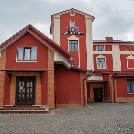 T&S Apart-Hotel TTchernivtsi Extérieur photo