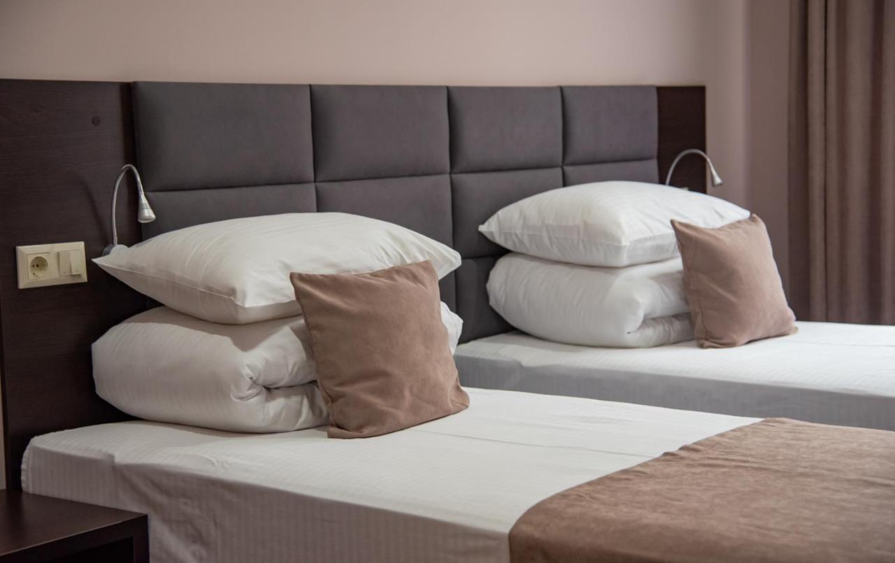 T&S Apart-Hotel TTchernivtsi Extérieur photo