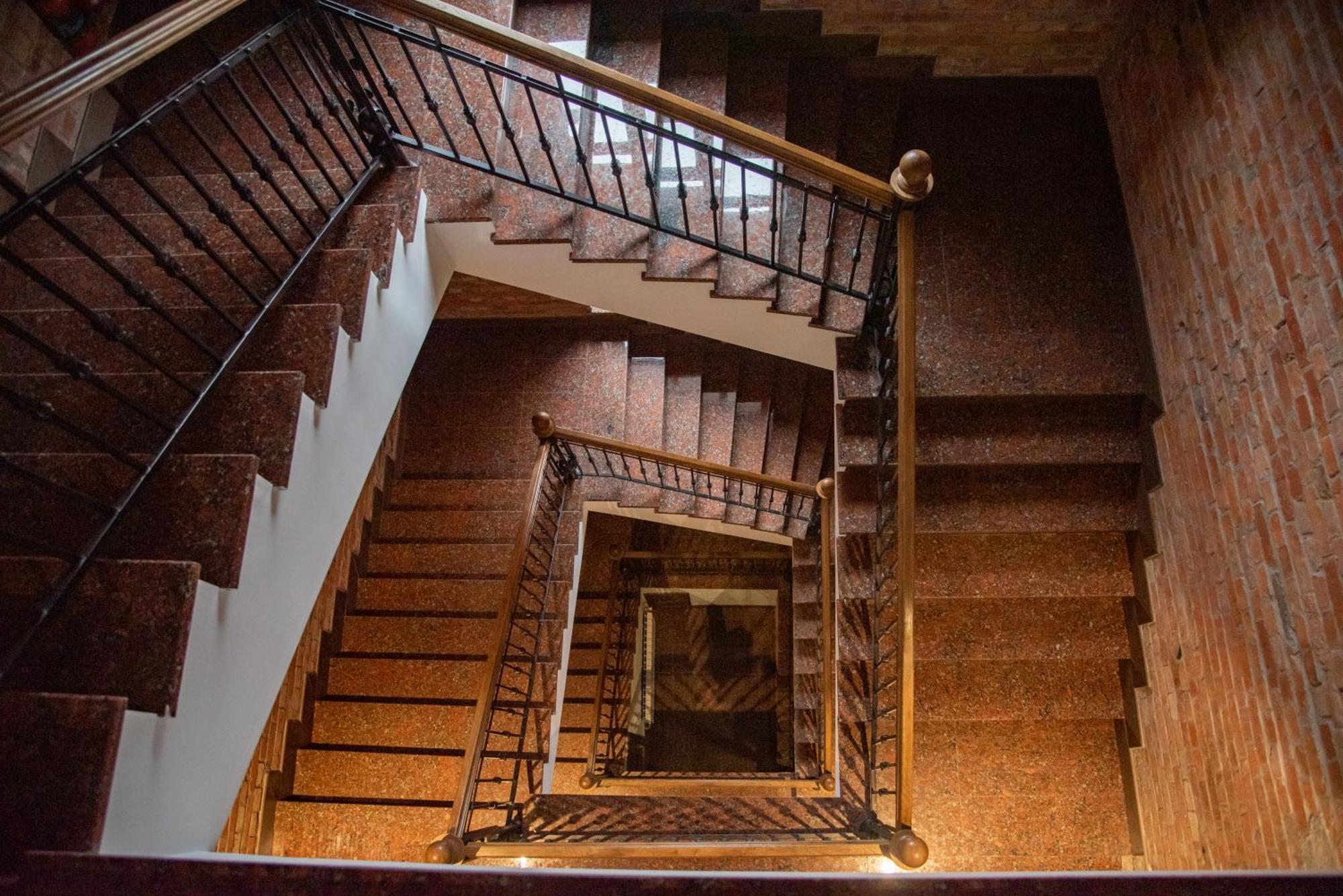 T&S Apart-Hotel TTchernivtsi Extérieur photo