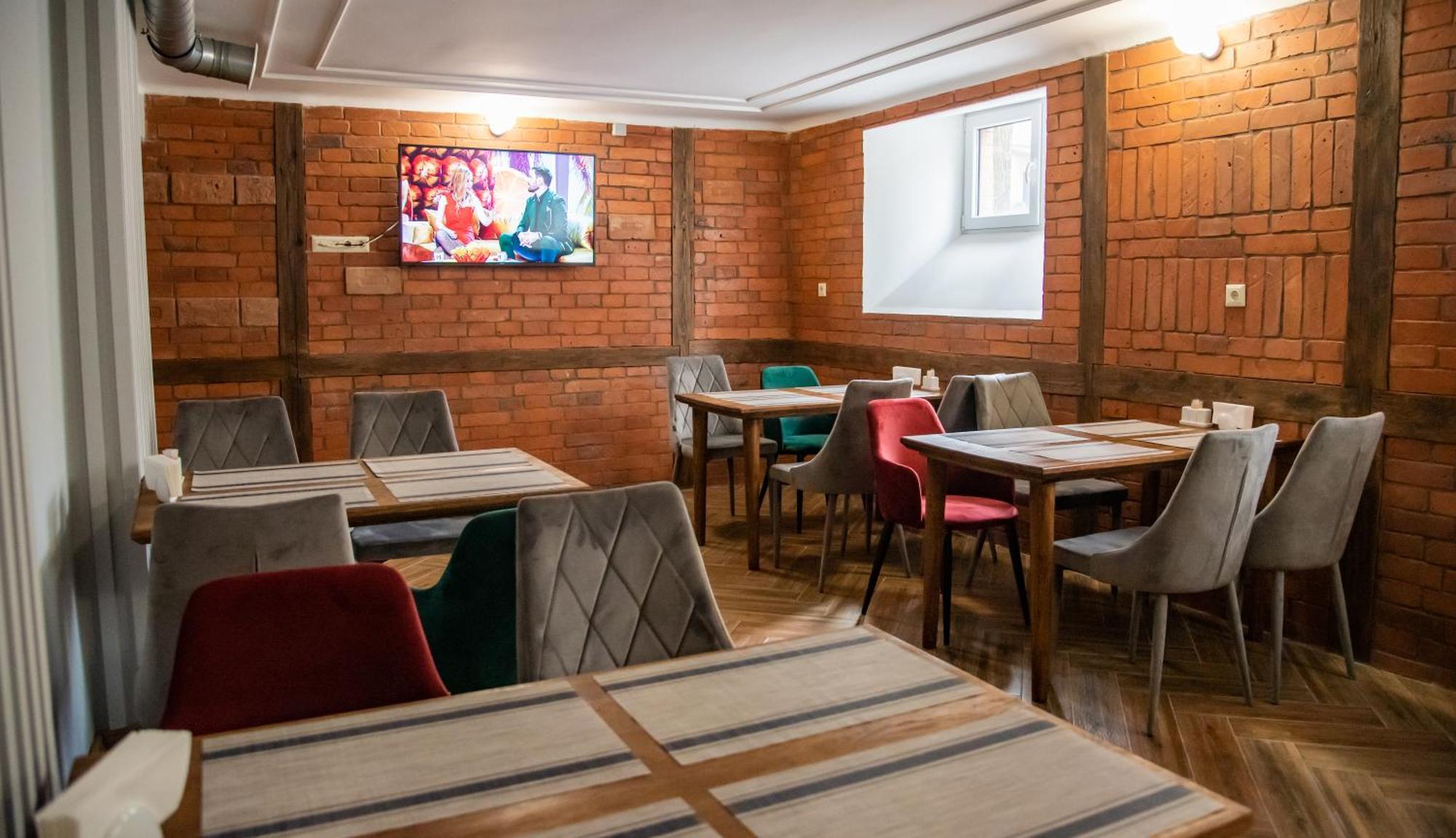T&S Apart-Hotel TTchernivtsi Extérieur photo